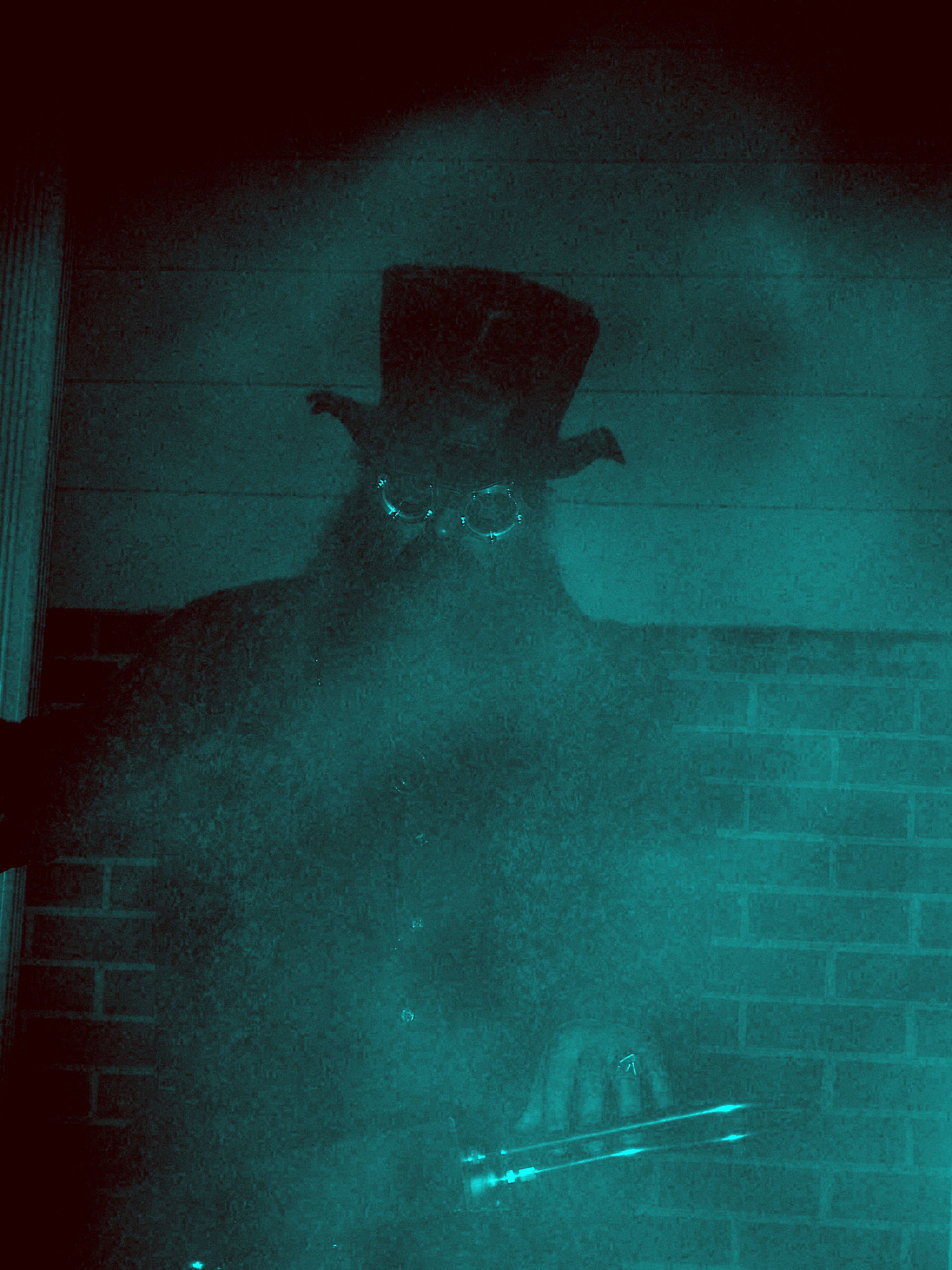 sights/dayofdead_theremin.jpg